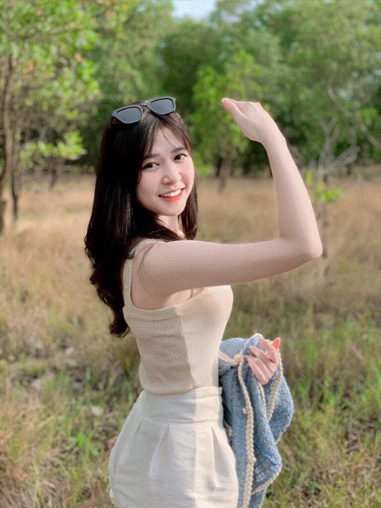 Ảnh Gái Xăm Đẹp Khám Phá Vẻ Đẹp Quyến Rũ Mùa Hè Rực Rỡ